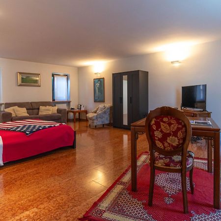 A Casa Di Tom Bed and Breakfast SantʼAmbrogio di Valpolicella Εξωτερικό φωτογραφία