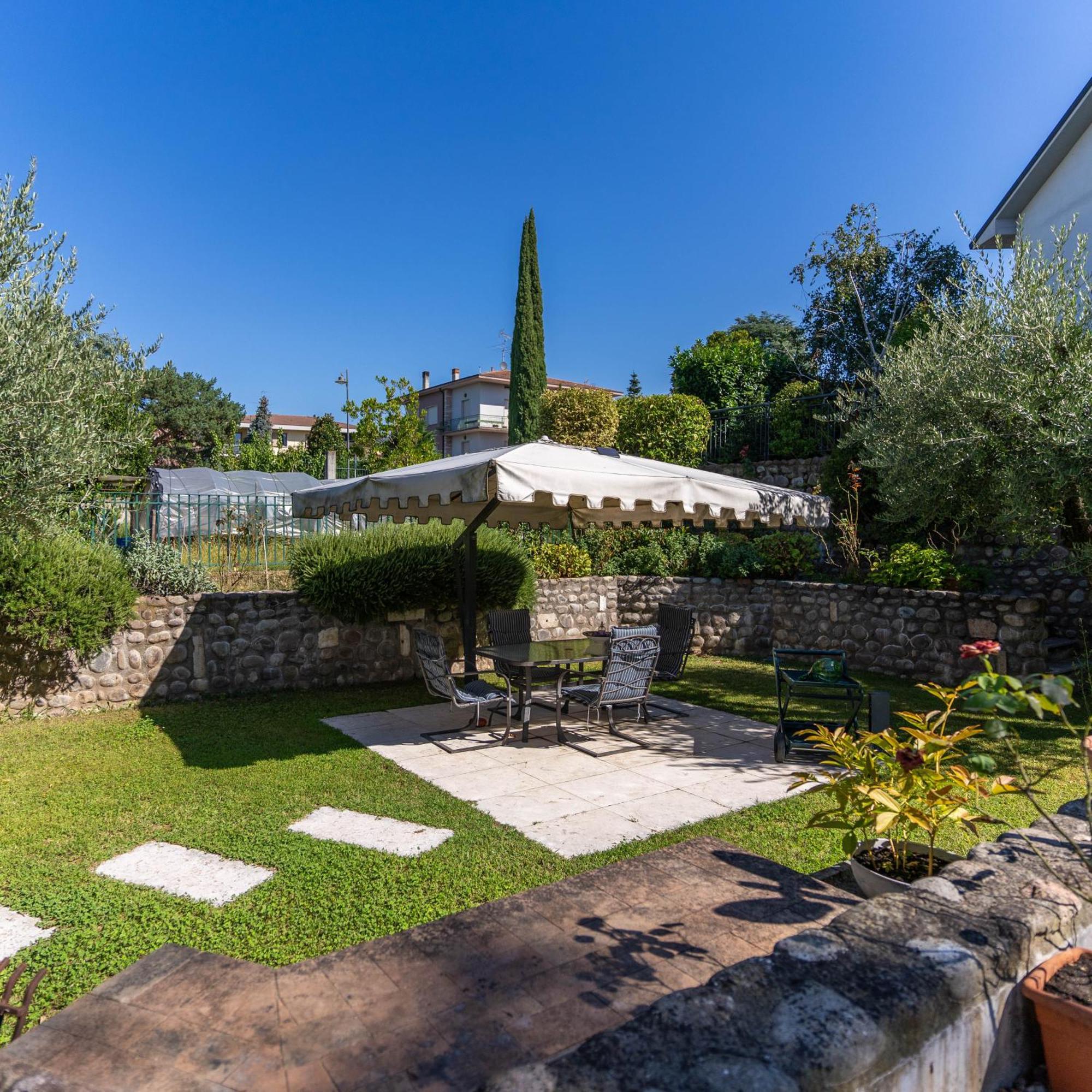 A Casa Di Tom Bed and Breakfast SantʼAmbrogio di Valpolicella Εξωτερικό φωτογραφία