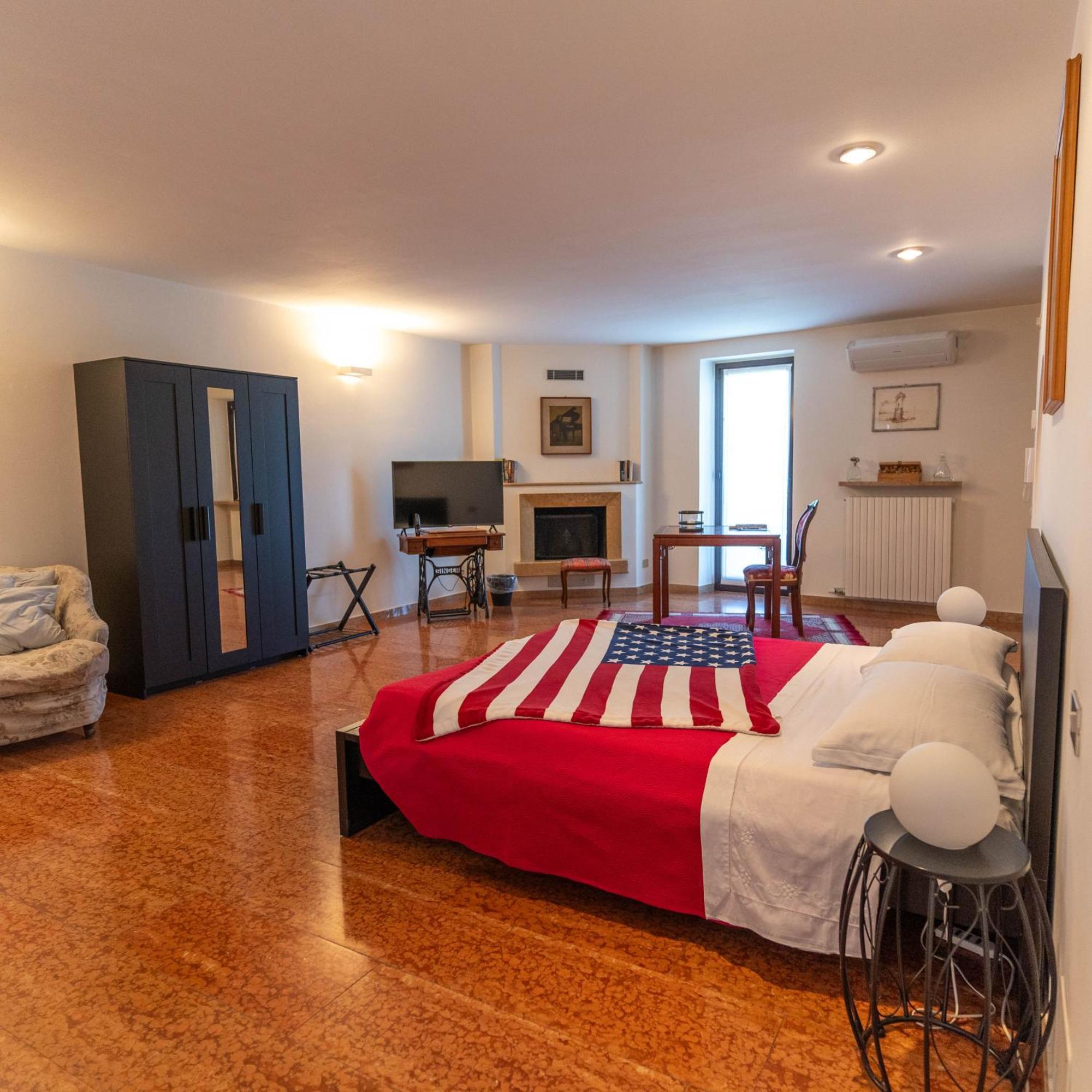 A Casa Di Tom Bed and Breakfast SantʼAmbrogio di Valpolicella Εξωτερικό φωτογραφία