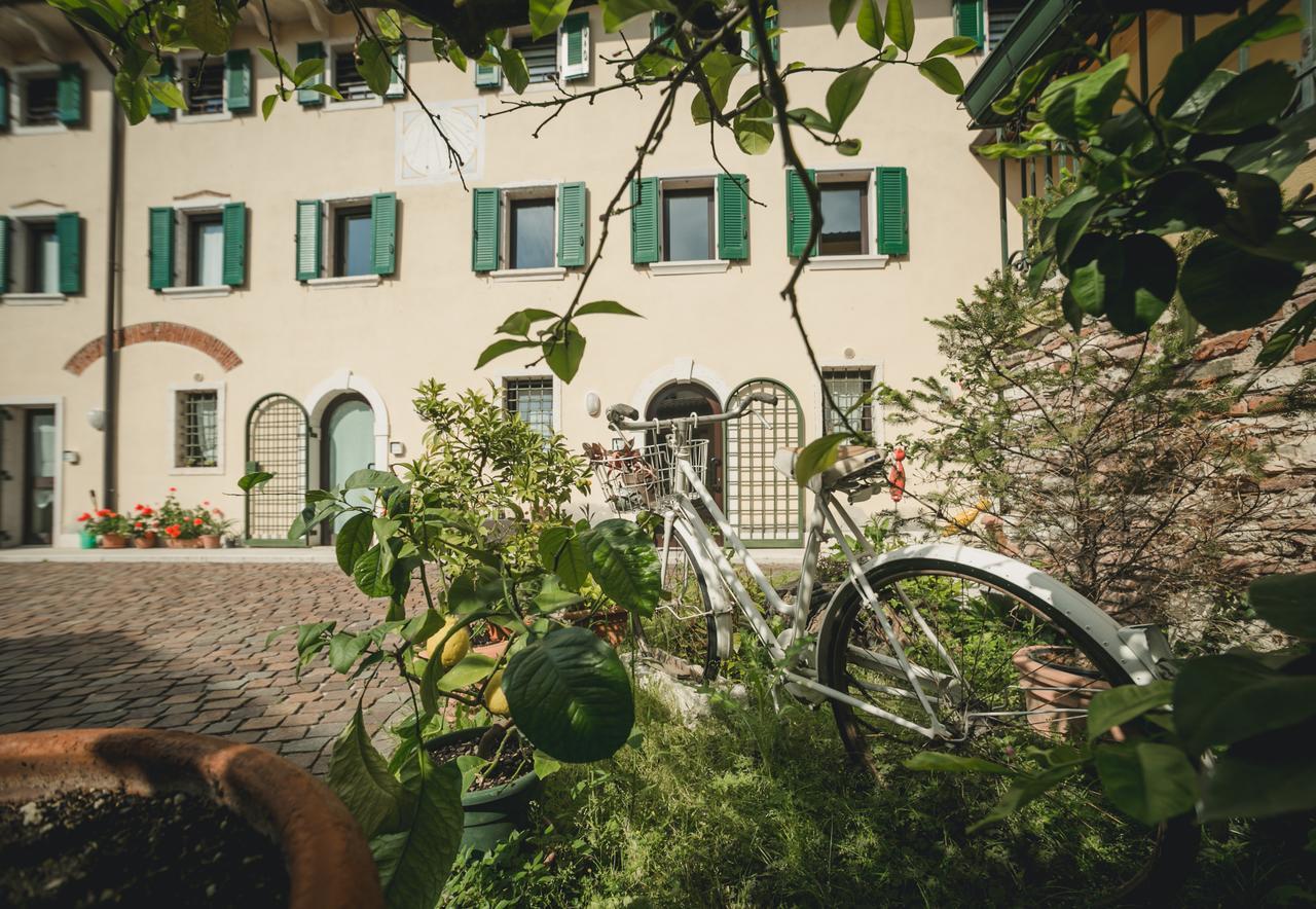 A Casa Di Tom Bed and Breakfast SantʼAmbrogio di Valpolicella Εξωτερικό φωτογραφία