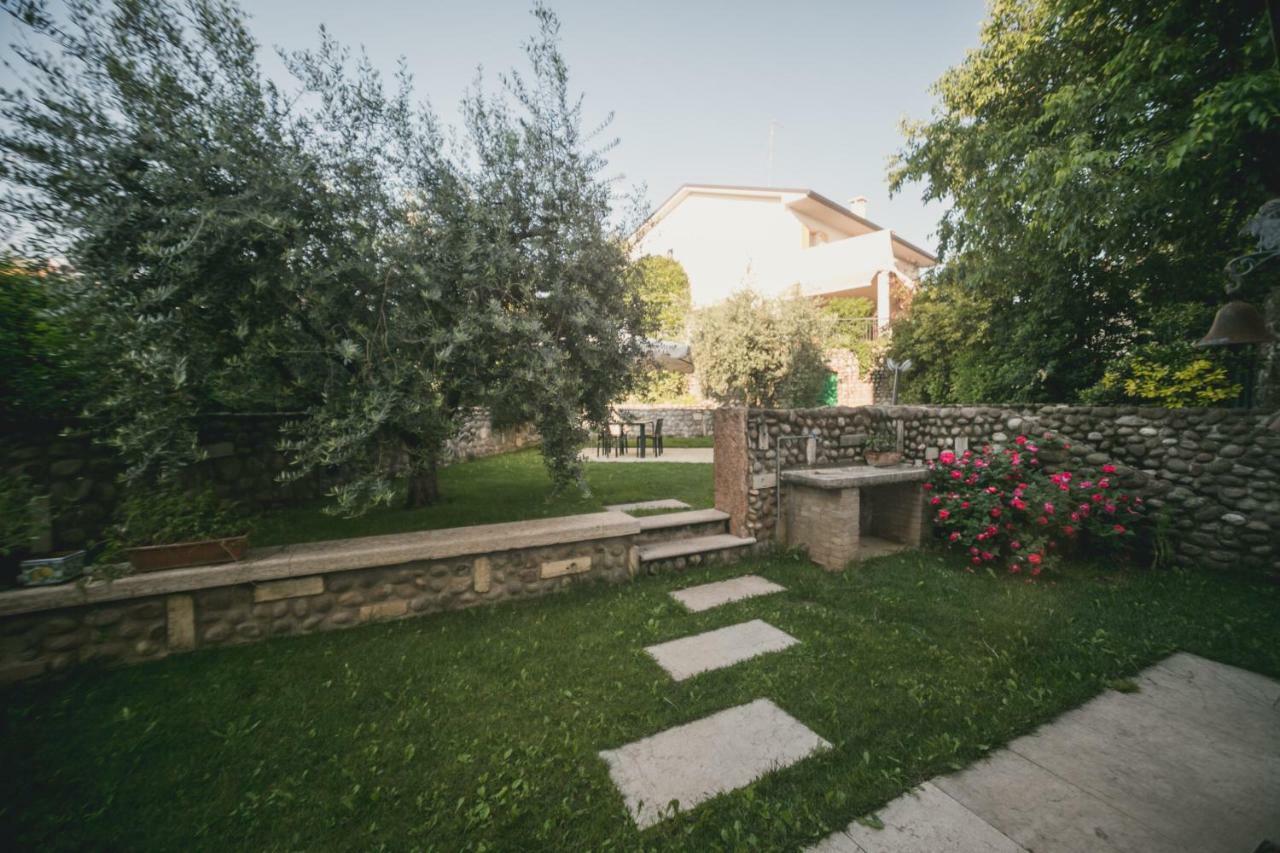 A Casa Di Tom Bed and Breakfast SantʼAmbrogio di Valpolicella Εξωτερικό φωτογραφία